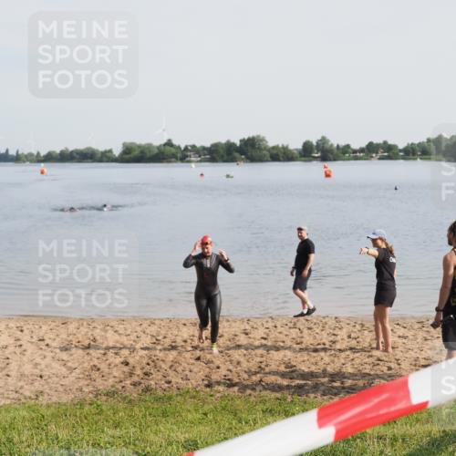 21.06.2025 - 27. Vierlanden-Triathlon MichiJ http://msf.ph/oto/7982766 15.06.2026 09:06:10 Schwimmen 216 meine-sportfotos.de