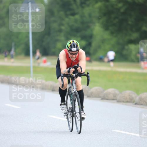 15.06.2025 - 27. Vierlanden-Triathlon H.Heesch http://msf.ph/oto/7982799 15.06.2025 10:54:02 Radfahren 69, 85, 157, 362, 509, 565, 585, 622, 631 meine-sportfotos.de