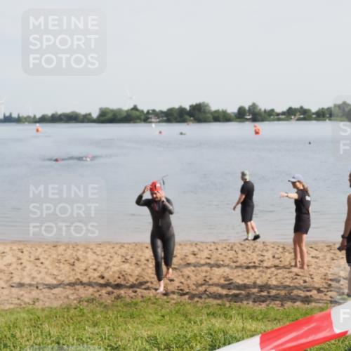 21.06.2025 - 27. Vierlanden-Triathlon MichiJ http://msf.ph/oto/7982829 15.06.2026 09:06:11 Schwimmen 216 meine-sportfotos.de