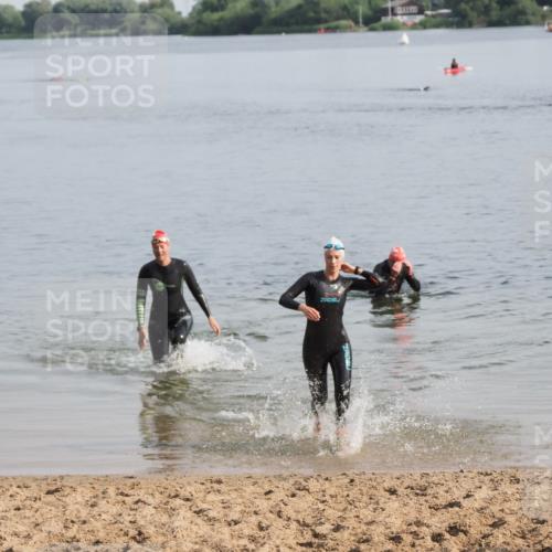 21.06.2025 - 27. Vierlanden-Triathlon MichiJ http://msf.ph/oto/7982852 15.06.2026 09:06:52 Schwimmen 212, 251 meine-sportfotos.de
