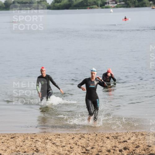 21.06.2025 - 27. Vierlanden-Triathlon MichiJ http://msf.ph/oto/7982860 15.06.2026 09:06:53 Schwimmen 212, 251 meine-sportfotos.de