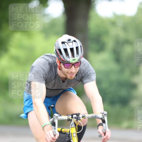 15.06.2025 - 7 Türme Triathlon Yannick Fuchs http://msf.ph/oto/7982862 15.06.2025 11:33:04 Radfahren 337 meine-sportfotos.de