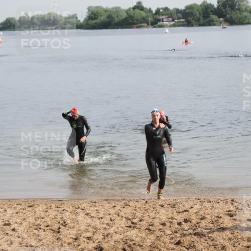21.06.2025 - 27. Vierlanden-Triathlon MichiJ http://msf.ph/oto/7982905 15.06.2026 09:06:53 Schwimmen 212, 251 meine-sportfotos.de