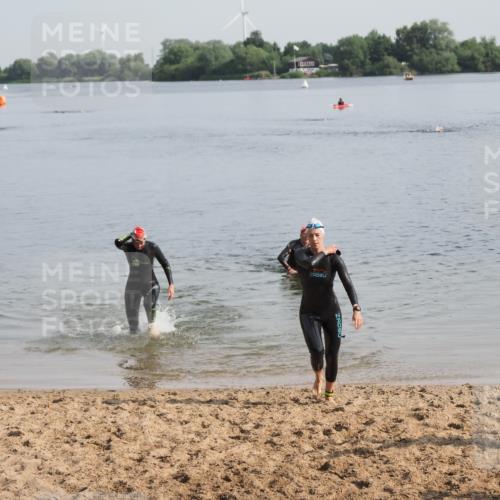 21.06.2025 - 27. Vierlanden-Triathlon MichiJ http://msf.ph/oto/7982950 15.06.2026 09:06:54 Schwimmen 212, 251 meine-sportfotos.de