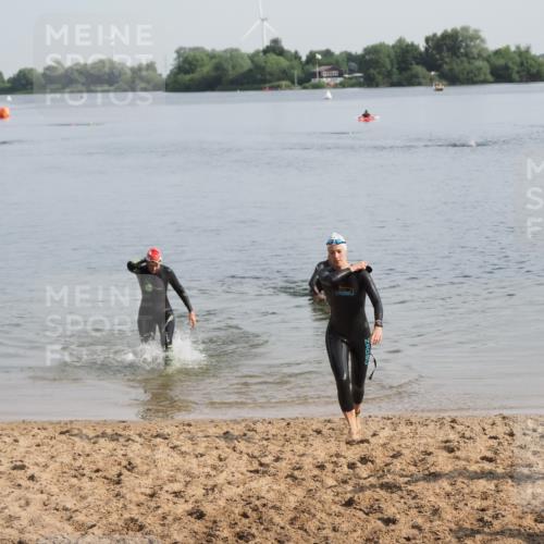 21.06.2025 - 27. Vierlanden-Triathlon MichiJ http://msf.ph/oto/7982957 15.06.2026 09:06:54 Schwimmen 212, 251 meine-sportfotos.de