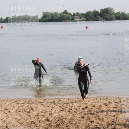 21.06.2025 - 27. Vierlanden-Triathlon MichiJ http://msf.ph/oto/7982969 15.06.2026 09:06:54 Schwimmen 212, 251 meine-sportfotos.de