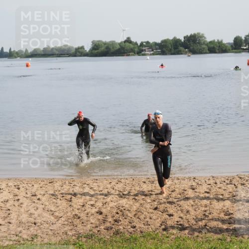 21.06.2025 - 27. Vierlanden-Triathlon MichiJ http://msf.ph/oto/7983021 15.06.2026 09:06:55 Schwimmen 212, 251 meine-sportfotos.de