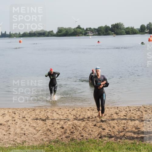 21.06.2025 - 27. Vierlanden-Triathlon MichiJ http://msf.ph/oto/7983035 15.06.2026 09:06:55 Schwimmen 212, 251 meine-sportfotos.de