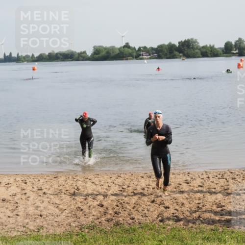 21.06.2025 - 27. Vierlanden-Triathlon MichiJ http://msf.ph/oto/7983045 15.06.2026 09:06:55 Schwimmen 212, 251 meine-sportfotos.de