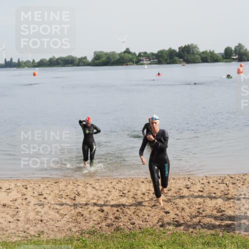 21.06.2025 - 27. Vierlanden-Triathlon MichiJ http://msf.ph/oto/7983061 15.06.2026 09:06:55 Schwimmen 212, 251 meine-sportfotos.de