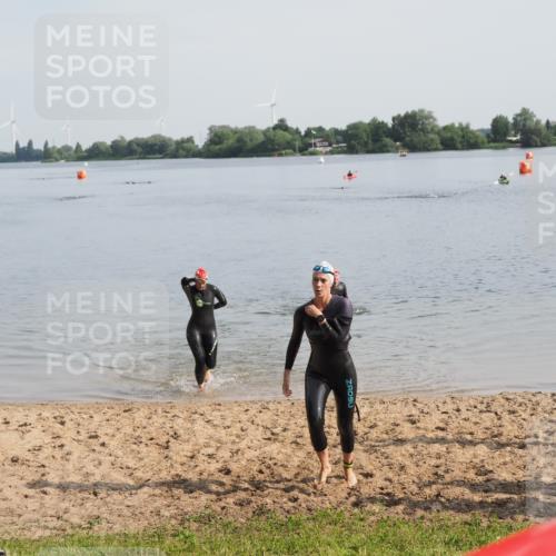 21.06.2025 - 27. Vierlanden-Triathlon MichiJ http://msf.ph/oto/7983095 15.06.2026 09:06:56 Schwimmen 212, 251 meine-sportfotos.de
