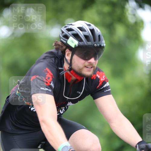 15.06.2025 - 7 Türme Triathlon Yannick Fuchs http://msf.ph/oto/7983098 15.06.2025 11:34:16 Radfahren 297, 334 meine-sportfotos.de