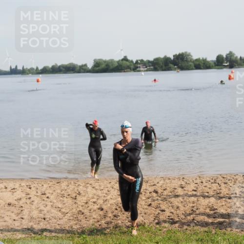21.06.2025 - 27. Vierlanden-Triathlon MichiJ http://msf.ph/oto/7983126 15.06.2026 09:06:56 Schwimmen 212, 251 meine-sportfotos.de