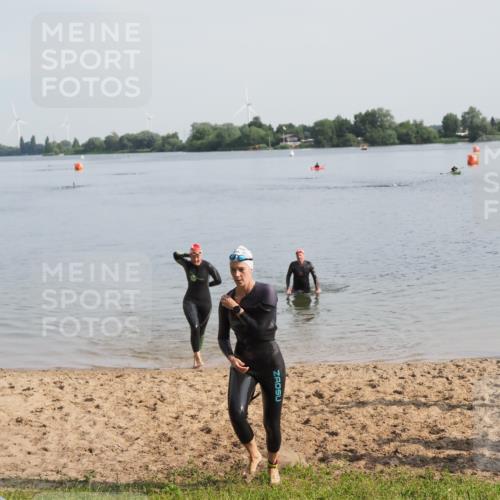 21.06.2025 - 27. Vierlanden-Triathlon MichiJ http://msf.ph/oto/7983133 15.06.2026 09:06:57 Schwimmen 212, 251 meine-sportfotos.de