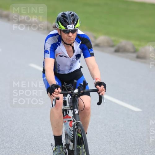 15.06.2025 - 27. Vierlanden-Triathlon H.Heesch http://msf.ph/oto/7983263 15.06.2025 10:55:46 Radfahren 238 meine-sportfotos.de