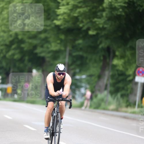 15.06.2025 - 7 Türme Triathlon Yannick Fuchs http://msf.ph/oto/7983310 15.06.2025 11:35:45 Radfahren 295, 297 meine-sportfotos.de
