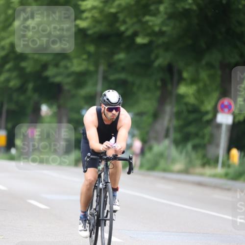 15.06.2025 - 7 Türme Triathlon Yannick Fuchs http://msf.ph/oto/7983323 15.06.2025 11:35:46 Radfahren 295, 297 meine-sportfotos.de