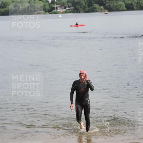 21.06.2025 - 27. Vierlanden-Triathlon MichiJ http://msf.ph/oto/7983336 15.06.2026 09:07:03 Schwimmen 212, 231, 251 meine-sportfotos.de