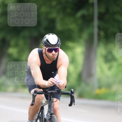 15.06.2025 - 7 Türme Triathlon Yannick Fuchs http://msf.ph/oto/7983346 15.06.2025 11:35:46 Radfahren 295, 297 meine-sportfotos.de