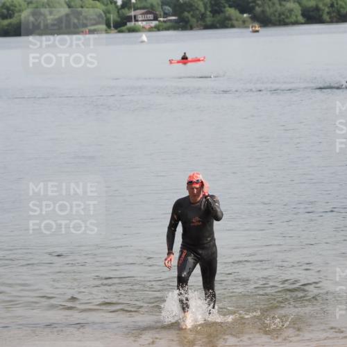 21.06.2025 - 27. Vierlanden-Triathlon MichiJ http://msf.ph/oto/7983351 15.06.2026 09:07:04 Schwimmen 212, 231, 251 meine-sportfotos.de