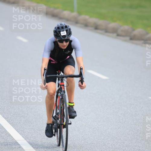 15.06.2025 - 27. Vierlanden-Triathlon H.Heesch http://msf.ph/oto/7983355 15.06.2025 10:56:12 Radfahren 490 meine-sportfotos.de