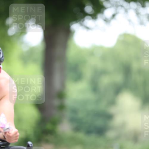 15.06.2025 - 7 Türme Triathlon Yannick Fuchs http://msf.ph/oto/7983371 15.06.2025 11:35:47 Radfahren 295, 297 meine-sportfotos.de