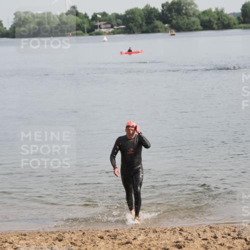 21.06.2025 - 27. Vierlanden-Triathlon MichiJ http://msf.ph/oto/7983380 15.06.2026 09:07:04 Schwimmen 212, 231, 251 meine-sportfotos.de