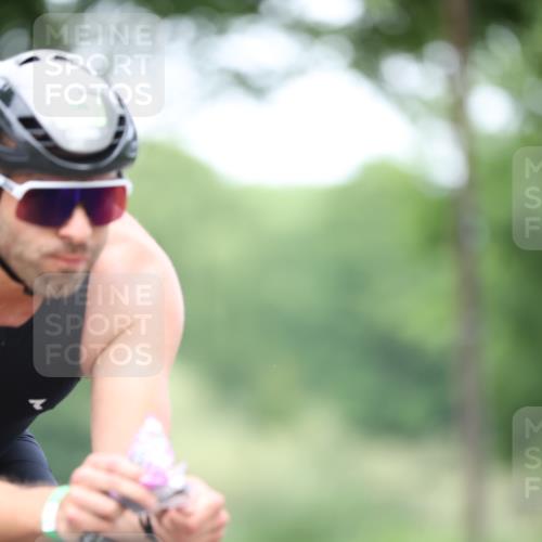 15.06.2025 - 7 Türme Triathlon Yannick Fuchs http://msf.ph/oto/7983385 15.06.2025 11:35:47 Radfahren 295, 297 meine-sportfotos.de