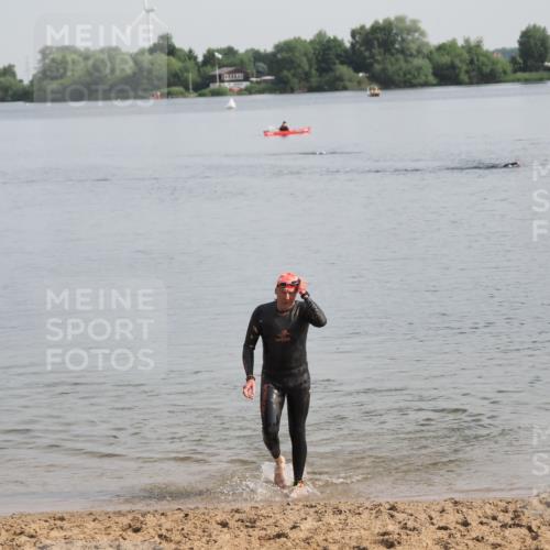 21.06.2025 - 27. Vierlanden-Triathlon MichiJ http://msf.ph/oto/7983397 15.06.2026 09:07:04 Schwimmen 212, 231, 251 meine-sportfotos.de