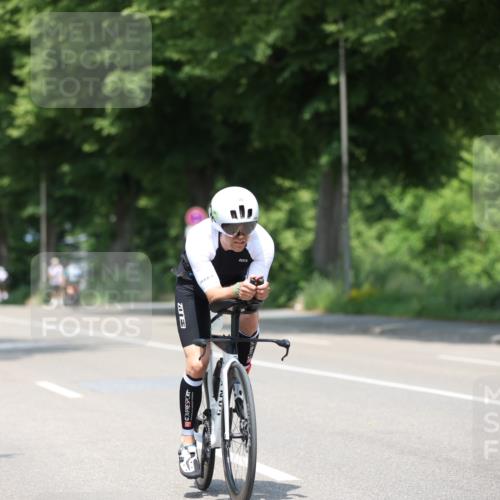 15.06.2025 - 7 Türme Triathlon Yannick Fuchs http://msf.ph/oto/7983444 15.06.2025 12:53:15 Radfahren 255, 341, 470 meine-sportfotos.de