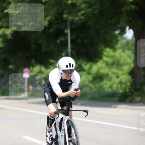 15.06.2025 - 7 Türme Triathlon Yannick Fuchs http://msf.ph/oto/7983454 15.06.2025 12:53:15 Radfahren 255, 341, 470 meine-sportfotos.de