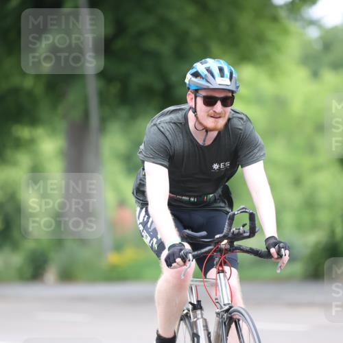 15.06.2025 - 7 Türme Triathlon Yannick Fuchs http://msf.ph/oto/7983465 15.06.2025 11:36:16 Radfahren 224, 304, 307 meine-sportfotos.de