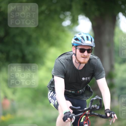 15.06.2025 - 7 Türme Triathlon Yannick Fuchs http://msf.ph/oto/7983480 15.06.2025 11:36:16 Radfahren 224, 304, 307 meine-sportfotos.de