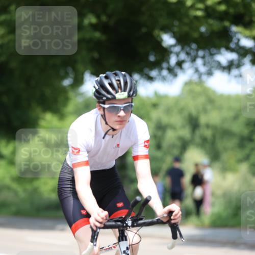 15.06.2025 - 7 Türme Triathlon Yannick Fuchs http://msf.ph/oto/7983506 15.06.2025 12:53:17 Radfahren 341 meine-sportfotos.de