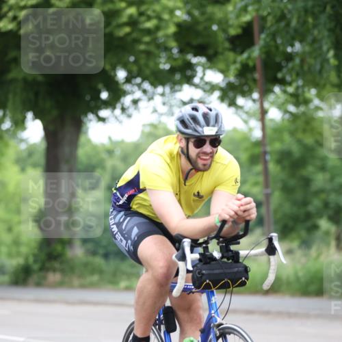 15.06.2025 - 7 Türme Triathlon Yannick Fuchs http://msf.ph/oto/7983528 15.06.2025 11:36:18 Radfahren 304, 307 meine-sportfotos.de