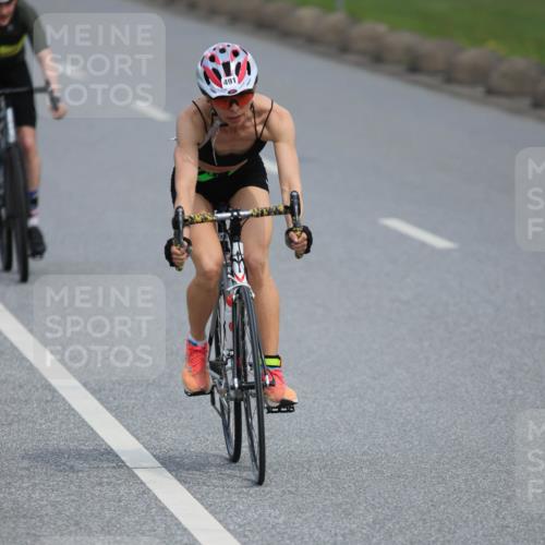 15.06.2025 - 27. Vierlanden-Triathlon H.Heesch http://msf.ph/oto/7983532 15.06.2025 10:57:29 Radfahren 149, 491, 507, 1395 meine-sportfotos.de