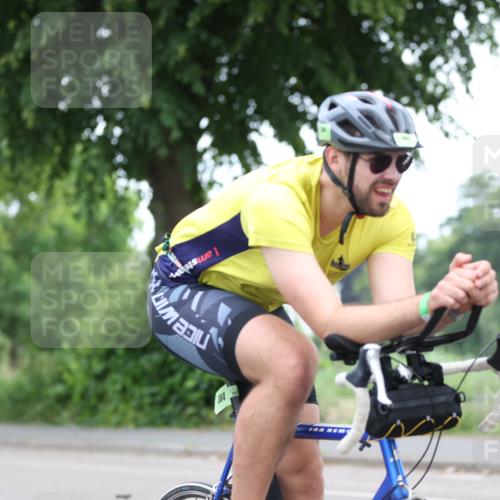 15.06.2025 - 7 Türme Triathlon Yannick Fuchs http://msf.ph/oto/7983539 15.06.2025 11:36:19 Radfahren 304, 307 meine-sportfotos.de