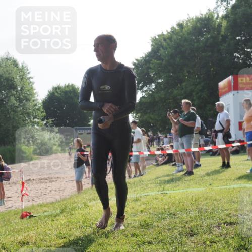 15.06.2025 - 27. Vierlanden-Triathlon KatJ http://msf.ph/oto/7983553 15.06.2025 08:52:38 Schwimmen 163 meine-sportfotos.de