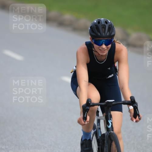 15.06.2025 - 27. Vierlanden-Triathlon H.Heesch http://msf.ph/oto/7983664 15.06.2025 10:57:40 Radfahren 48, 494, 508, 555, 753 meine-sportfotos.de