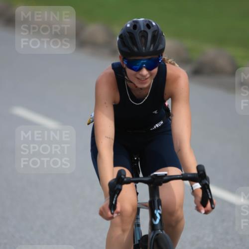 15.06.2025 - 27. Vierlanden-Triathlon H.Heesch http://msf.ph/oto/7983671 15.06.2025 10:57:41 Radfahren 48, 494, 508, 555, 753 meine-sportfotos.de