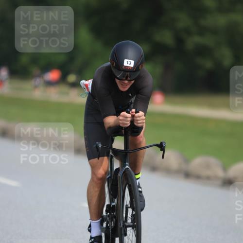15.06.2025 - 27. Vierlanden-Triathlon H.Heesch http://msf.ph/oto/7983682 15.06.2025 11:17:40 Radfahren 13, 148, 153, 720, 947 meine-sportfotos.de