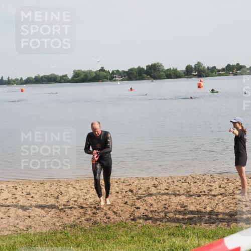 21.06.2025 - 27. Vierlanden-Triathlon MichiJ http://msf.ph/oto/7983719 15.06.2026 09:07:08 Schwimmen 231, 251 meine-sportfotos.de
