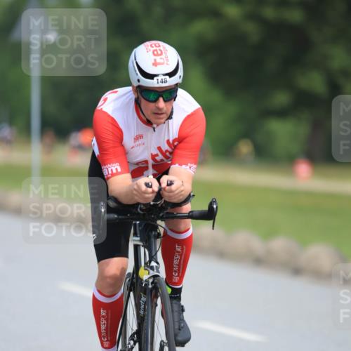 15.06.2025 - 27. Vierlanden-Triathlon H.Heesch http://msf.ph/oto/7983746 15.06.2025 11:17:46 Radfahren 7, 148, 153, 154, 720, 947 meine-sportfotos.de