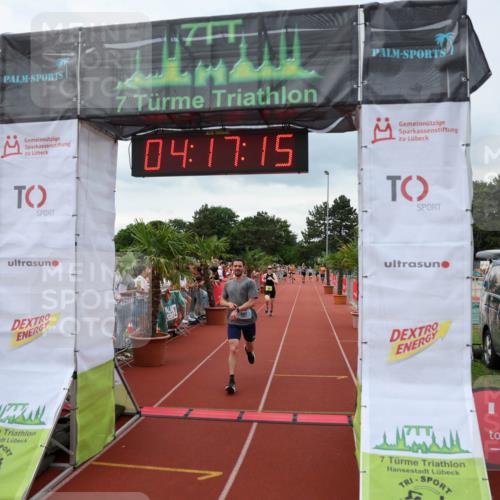15.06.2025 - 7 Türme Triathlon Michael Strokosch http://msf.ph/oto/7983754 15.06.2025 14:17:15 Ziel 592, 751 meine-sportfotos.de