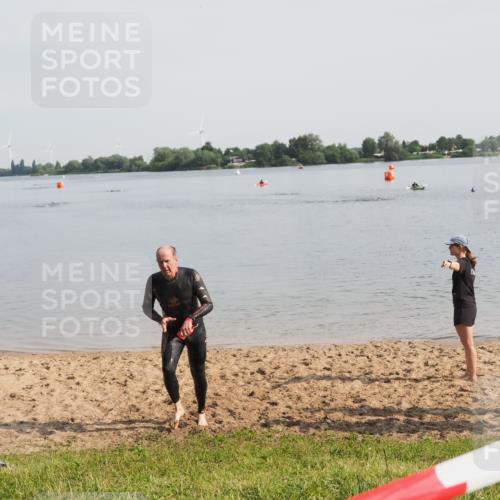 21.06.2025 - 27. Vierlanden-Triathlon MichiJ http://msf.ph/oto/7983755 15.06.2026 09:07:09 Schwimmen 231 meine-sportfotos.de