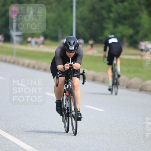 15.06.2025 - 27. Vierlanden-Triathlon H.Heesch http://msf.ph/oto/7983788 15.06.2025 11:17:53 Radfahren 7, 154, 199, 830 meine-sportfotos.de