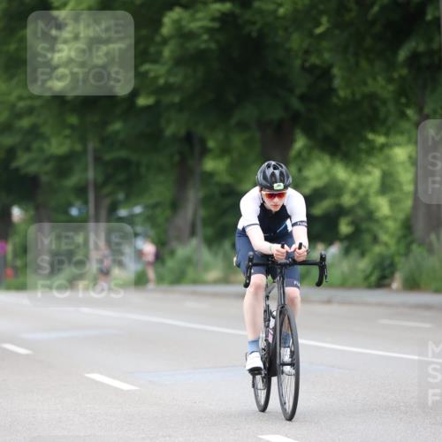 15.06.2025 - 7 Türme Triathlon Yannick Fuchs http://msf.ph/oto/7983795 15.06.2025 11:37:36 Radfahren 201, 210 meine-sportfotos.de