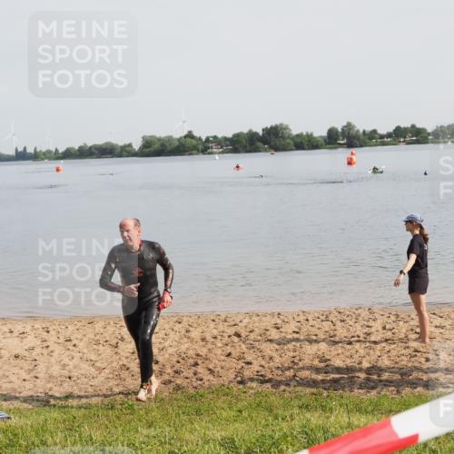 21.06.2025 - 27. Vierlanden-Triathlon MichiJ http://msf.ph/oto/7983798 15.06.2026 09:07:09 Schwimmen 231 meine-sportfotos.de