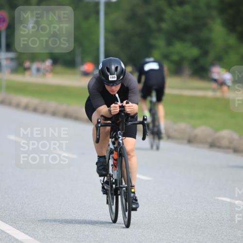 15.06.2025 - 27. Vierlanden-Triathlon H.Heesch http://msf.ph/oto/7983801 15.06.2025 11:17:54 Radfahren 7, 154, 199, 830 meine-sportfotos.de