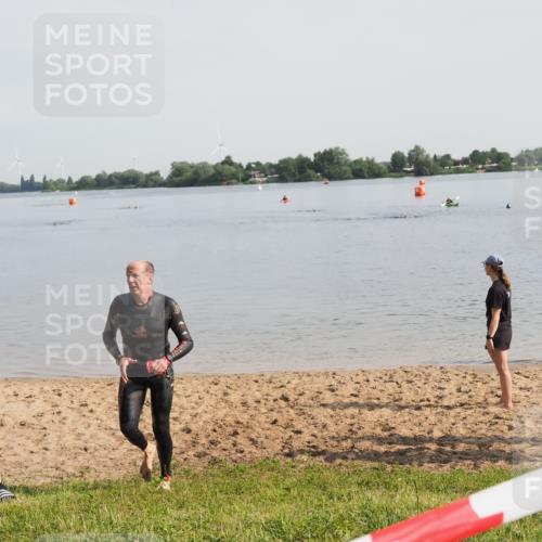 21.06.2025 - 27. Vierlanden-Triathlon MichiJ http://msf.ph/oto/7983819 15.06.2026 09:07:10 Schwimmen 231 meine-sportfotos.de